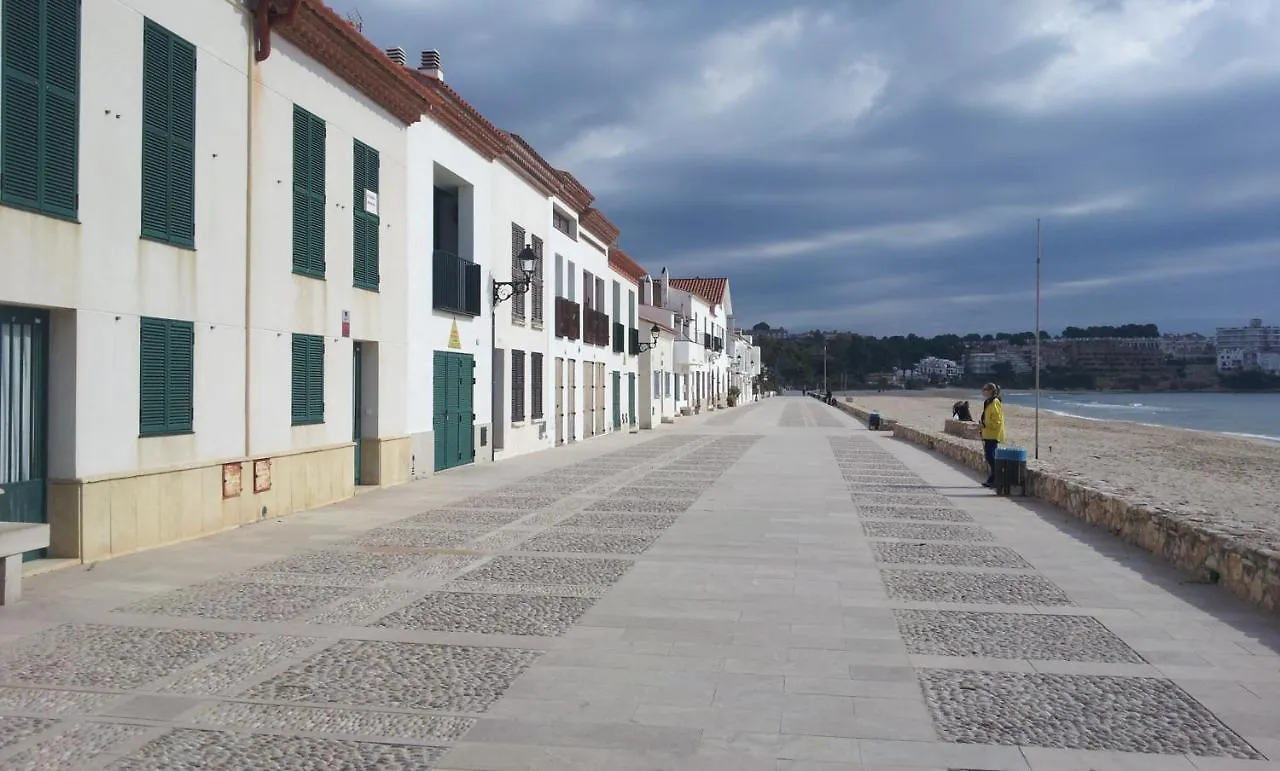 Gran terraza, jardín privado, piscina, playa cercana, wifi 300Mb, Netflix Apartamento Tarragona